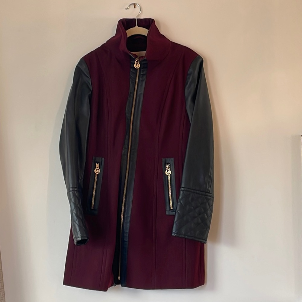 Micheal Kors Wool coat with fake leather sleeves and details